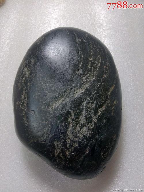 黑青籽料是不是明料呢怎么看