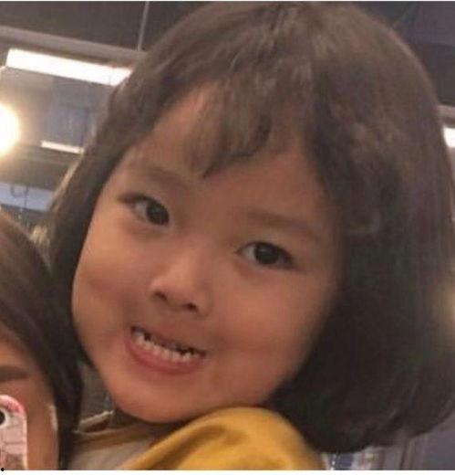 女人吃瓜的视频,揭秘女性吃瓜视频的魅力所在