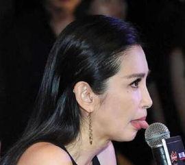 女明星舔舌,女明星舔舌的诱惑瞬间